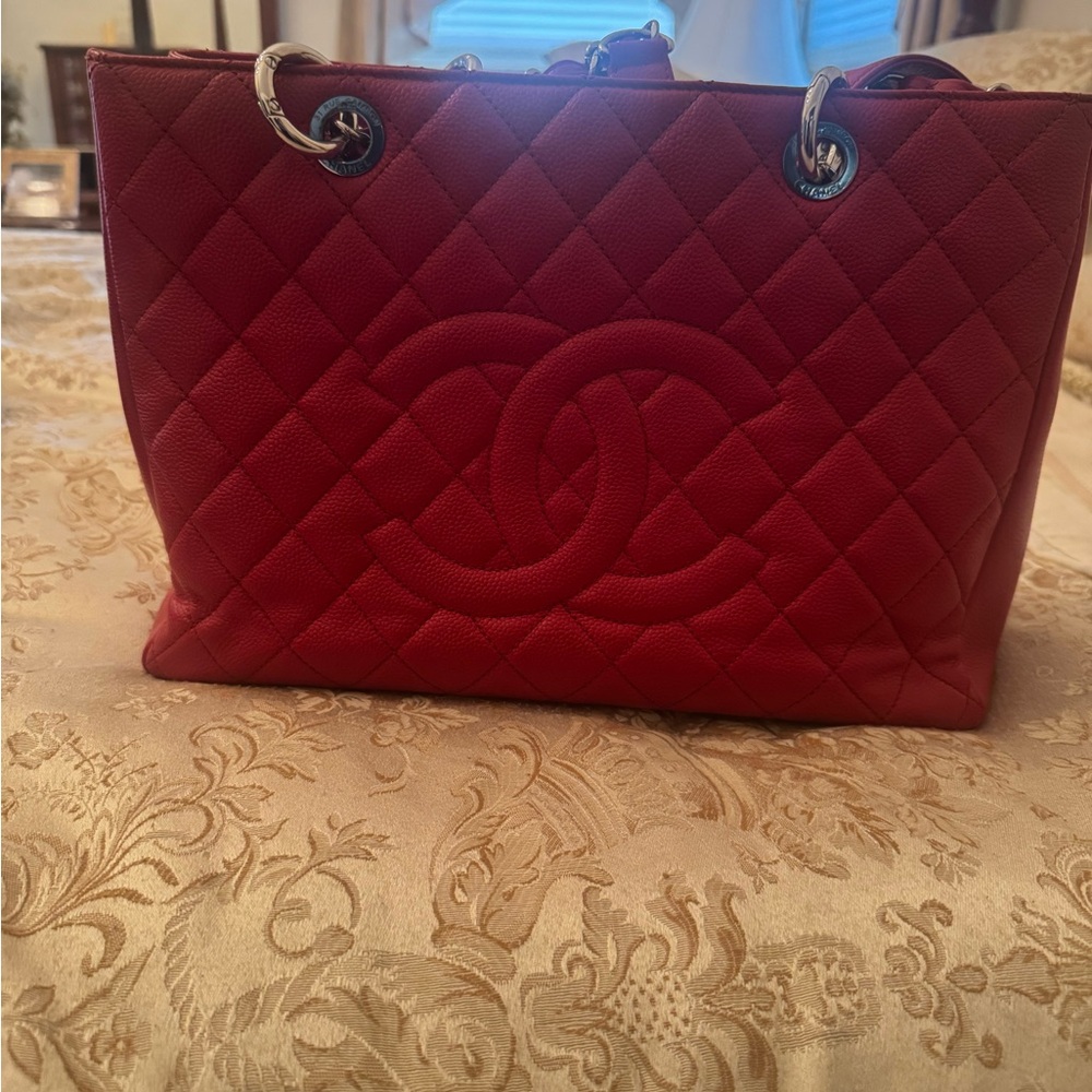 Chic Red Quilted Tote Bag